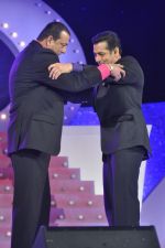 Salman Khan, Sanjay Dutt at Big Boss 5 Launch in Mehboob on 29th Sept 2011 (34).JPG